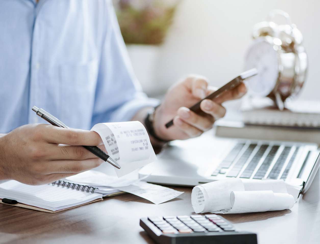 How to manage expenses and control costs, effortlessly